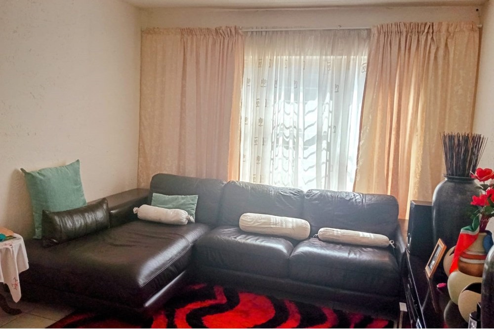 Apartment For Sale in Allen's Nek, Roodepoort