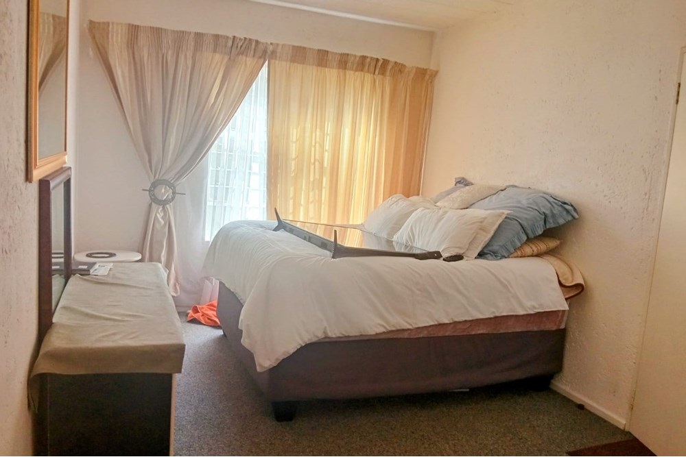 Apartment For Sale in Allen's Nek, Roodepoort