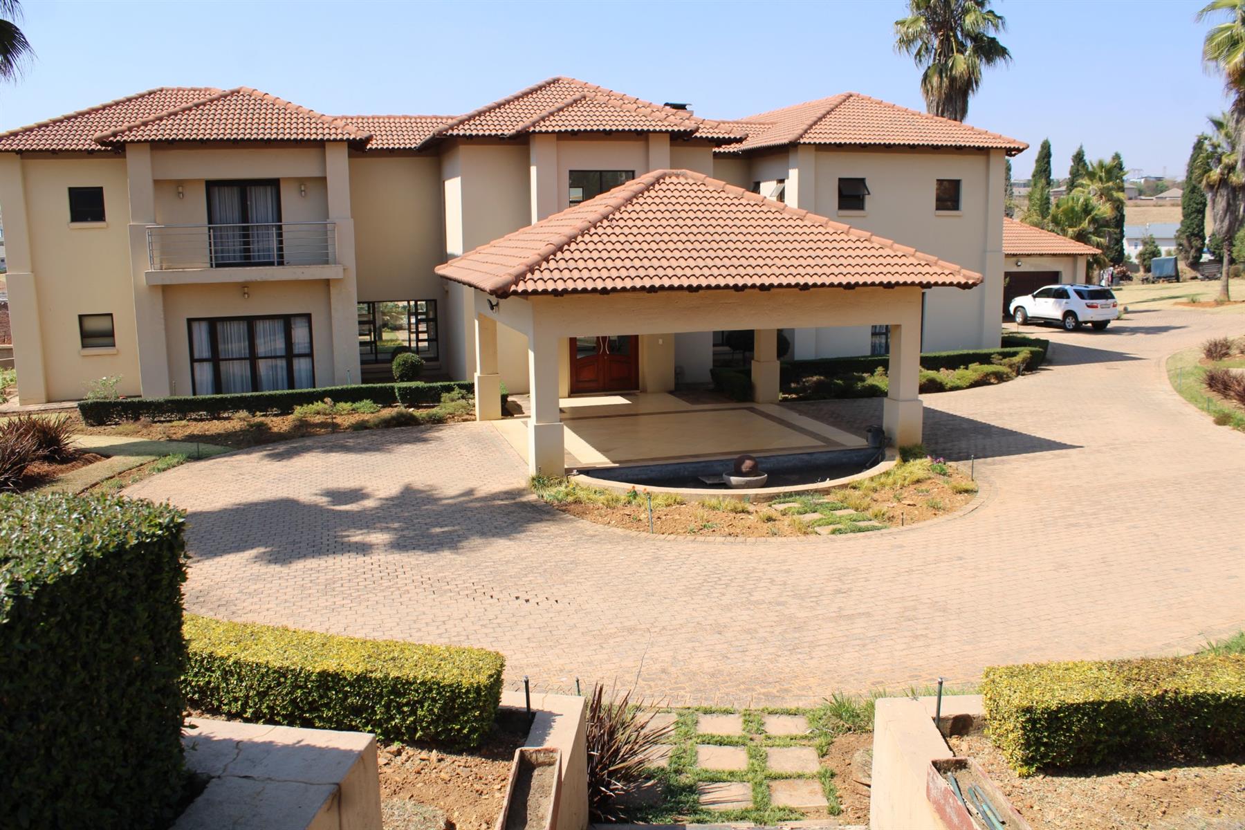 House For Sale In Mooikloof In The East Of Pretoria