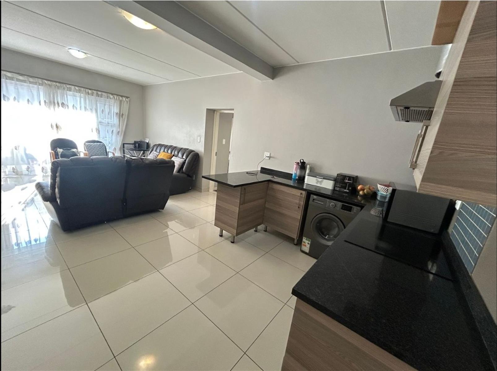 Mordern 2 bed,2 bath Apartment in a Prestigious Complex