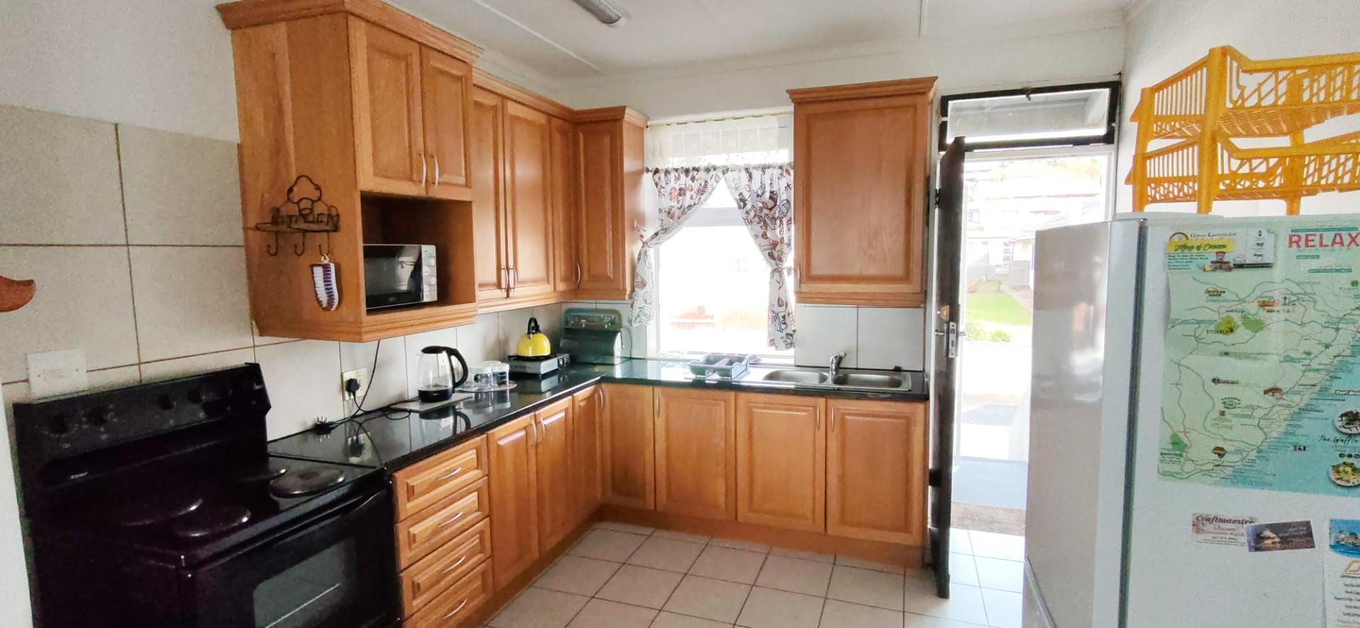 Apartment For Sale in Uvongo, Margate, KwaZulu Natal