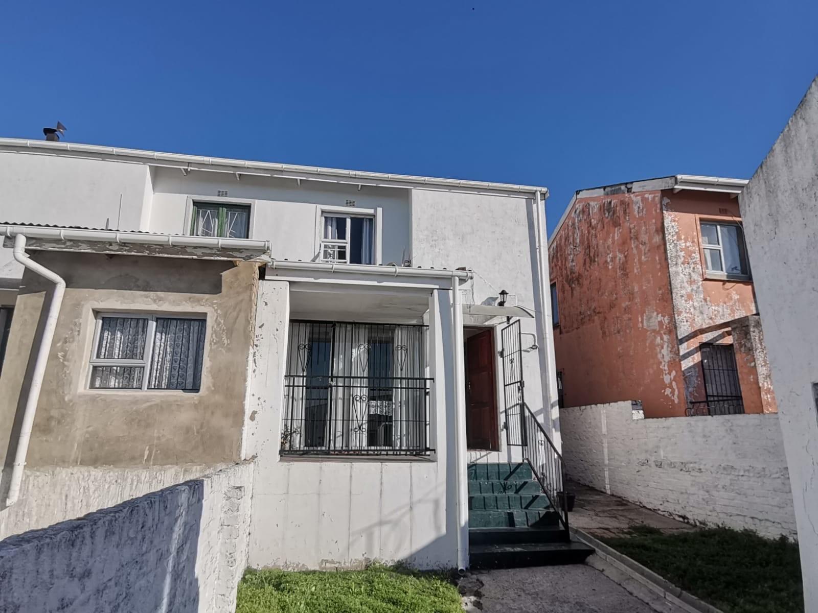 Duplex For Sale in Paarl East, Paarl