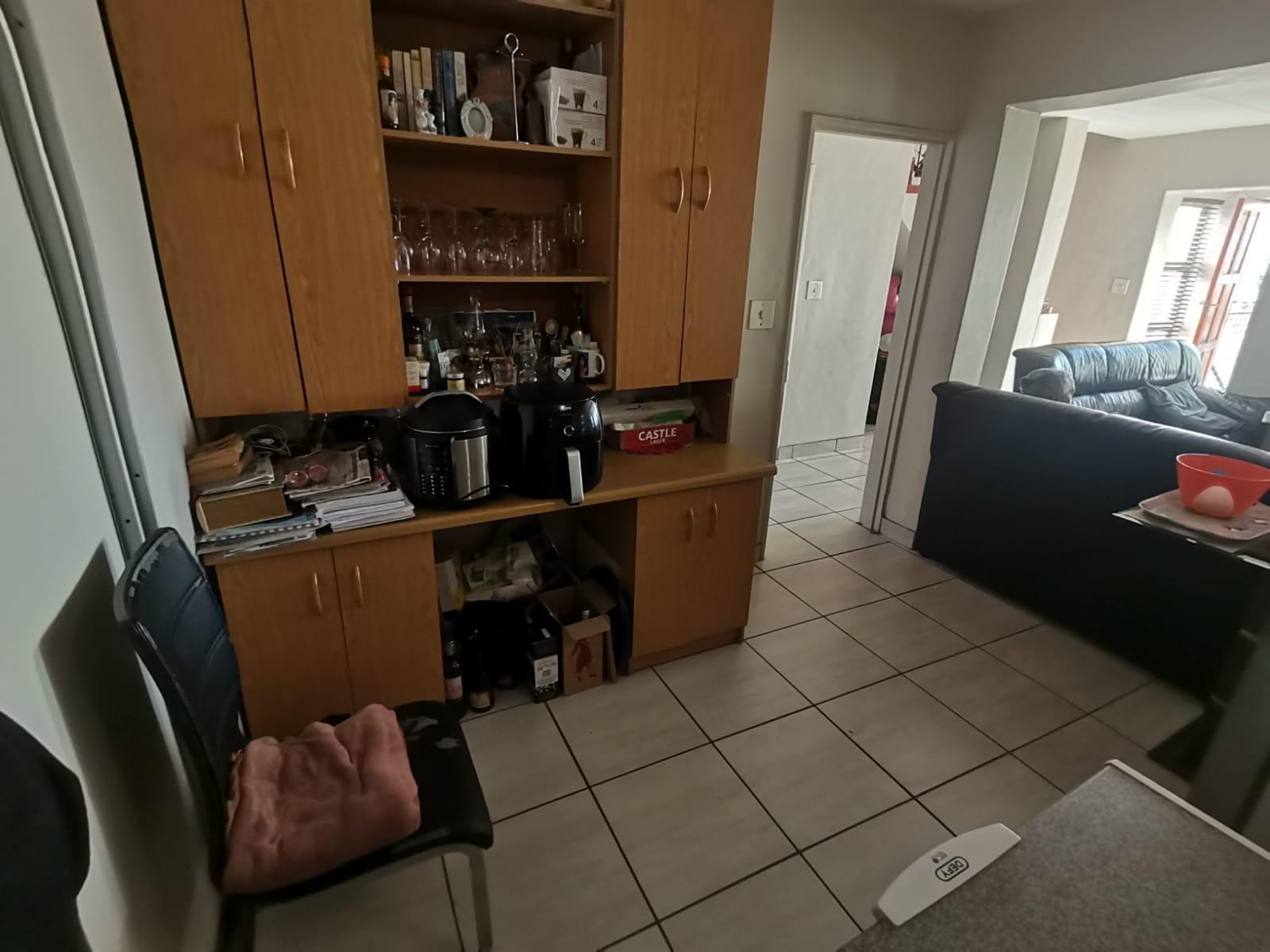 Duplex For Sale in Paarl East, Paarl
