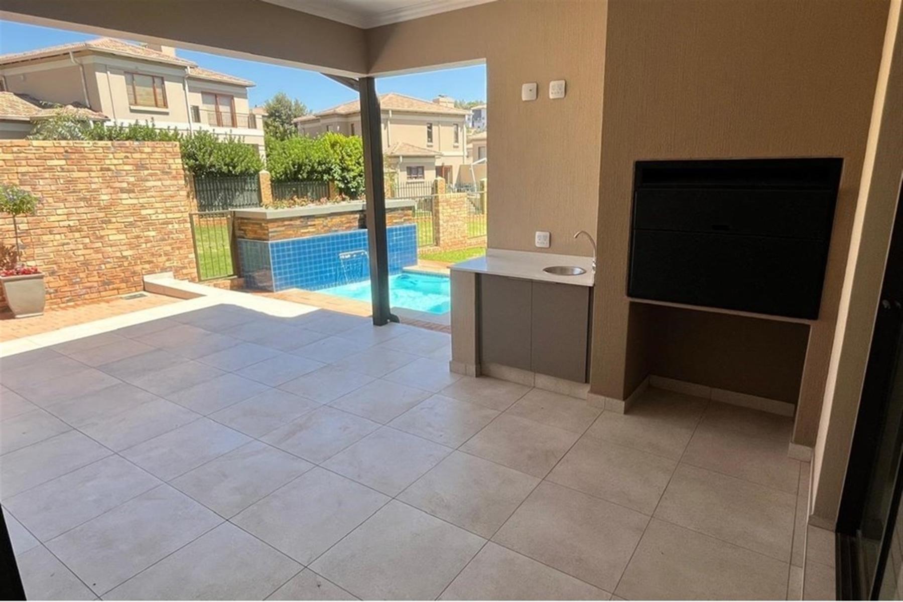House for rent in Chancliff AH, Krugersdorp, 48, Silver Stream Estate, 371 Robin Road, Chancliff AH, Krugersdorp, Gauteng, 222 m²