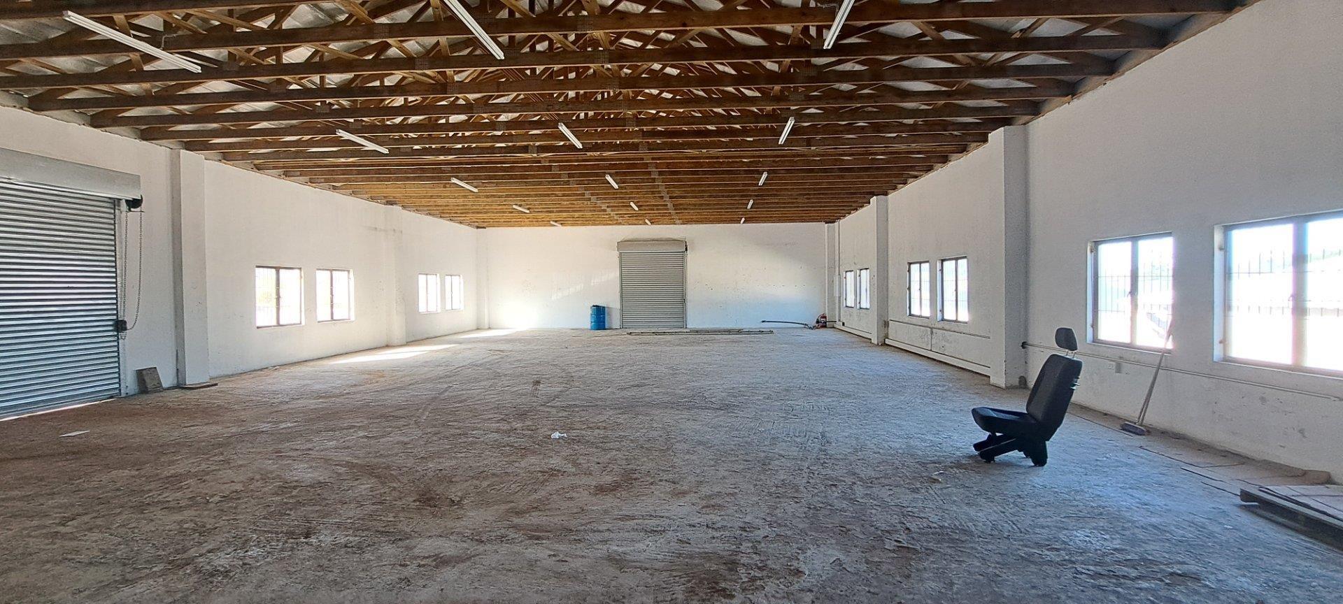 Warehouse For Sale in Port Edward, KwaZulu Natal