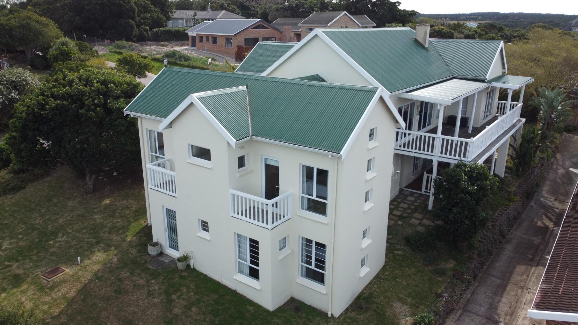 Five Bedroom House on the Peninsula Kleinemonde Eastern Cape
