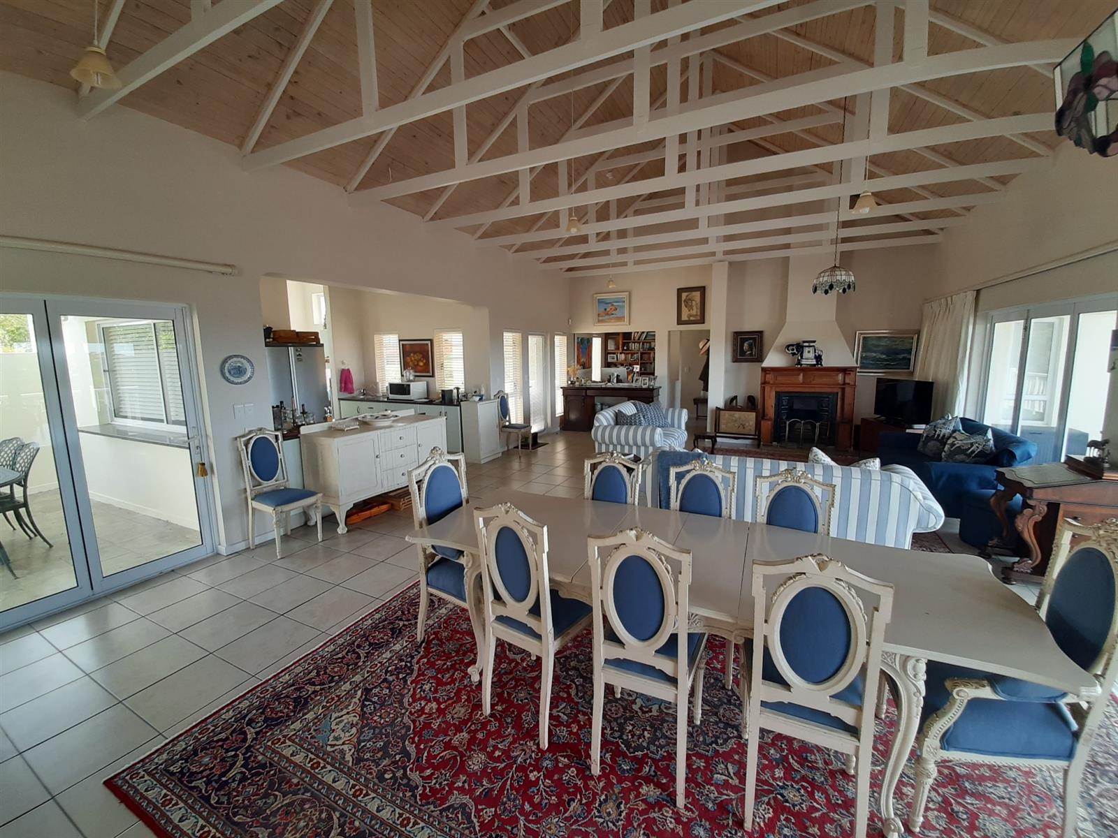 Five Bedroom House on the Peninsula Kleinemonde Eastern Cape