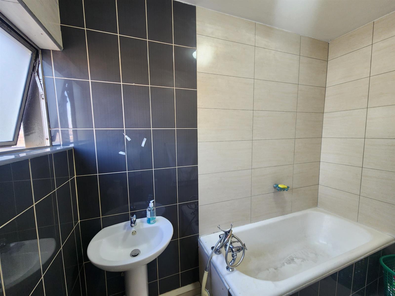 Apartment For Sale in South Beach, Durban, KwaZulu Natal
