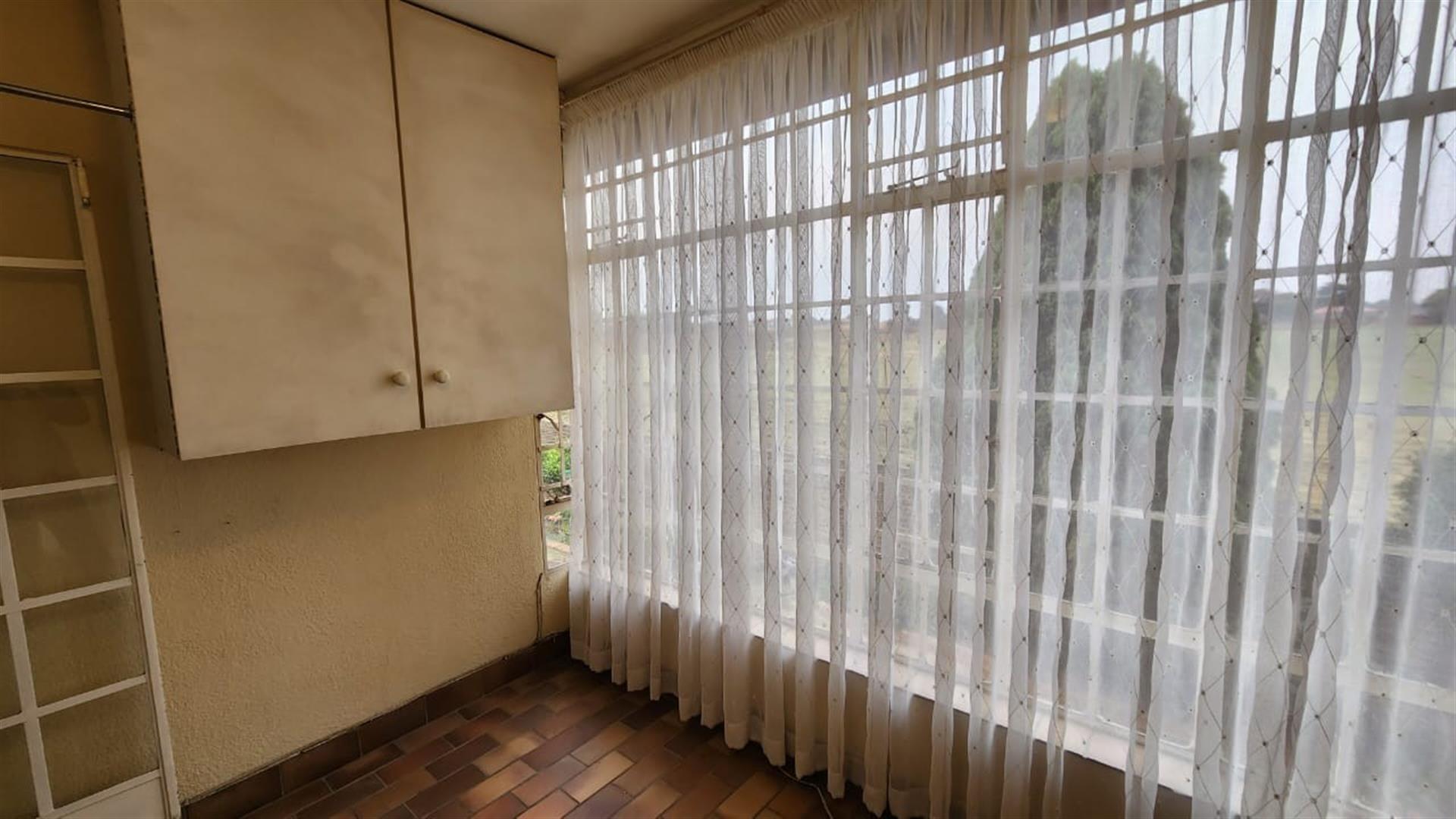 Comfortable and Secure 1-Bedroom Unit in Gold Reef Retirement Village