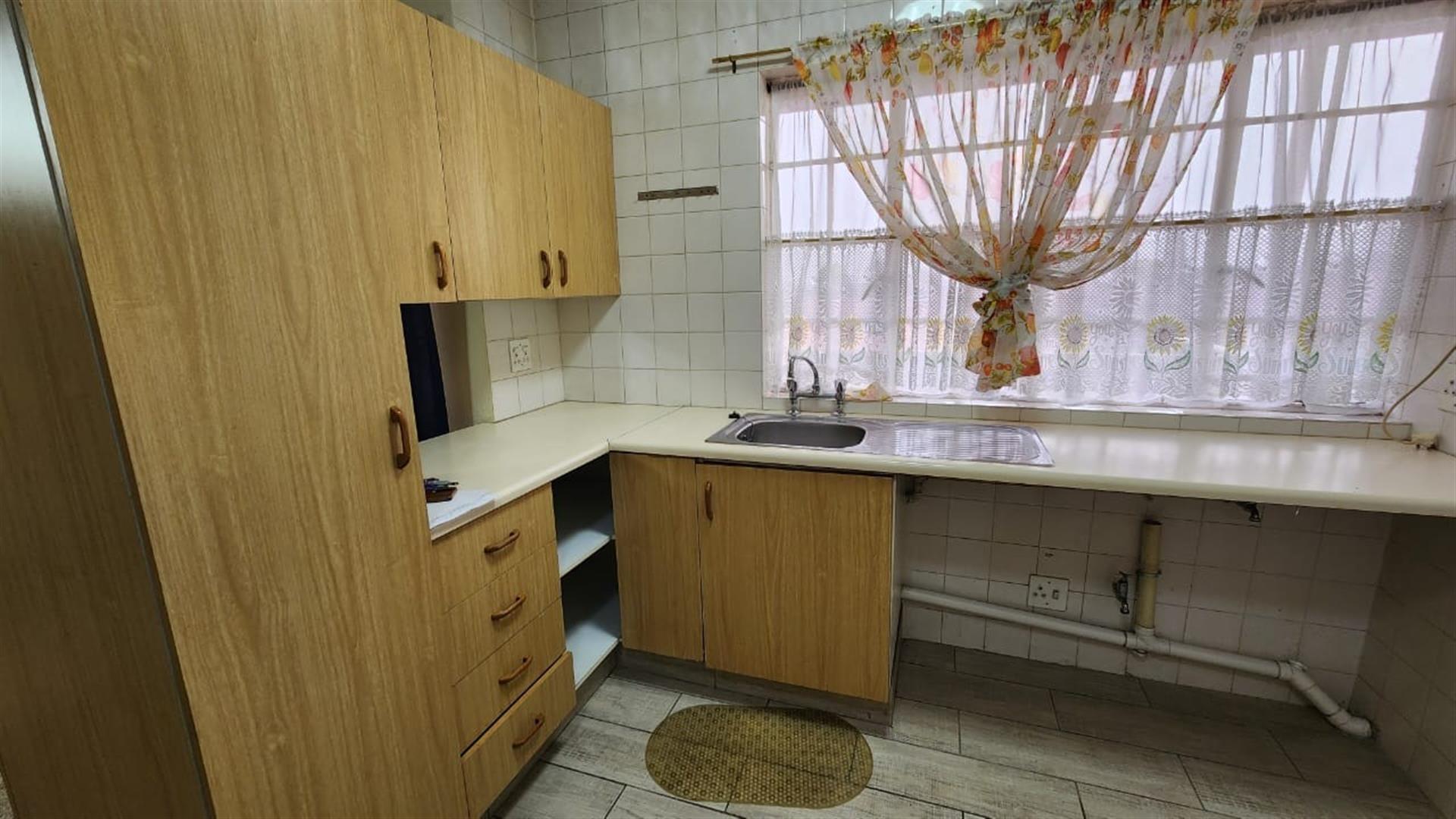 Comfortable and Secure 1-Bedroom Unit in Gold Reef Retirement Village