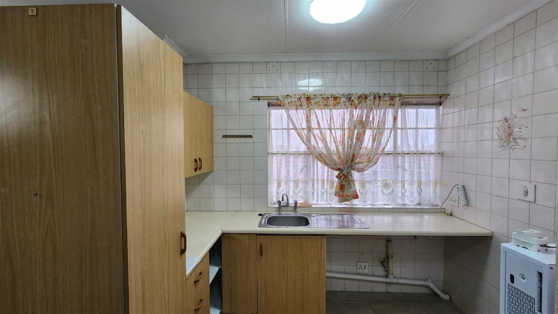 Comfortable and Secure 1-Bedroom Unit in Gold Reef Retirement Village