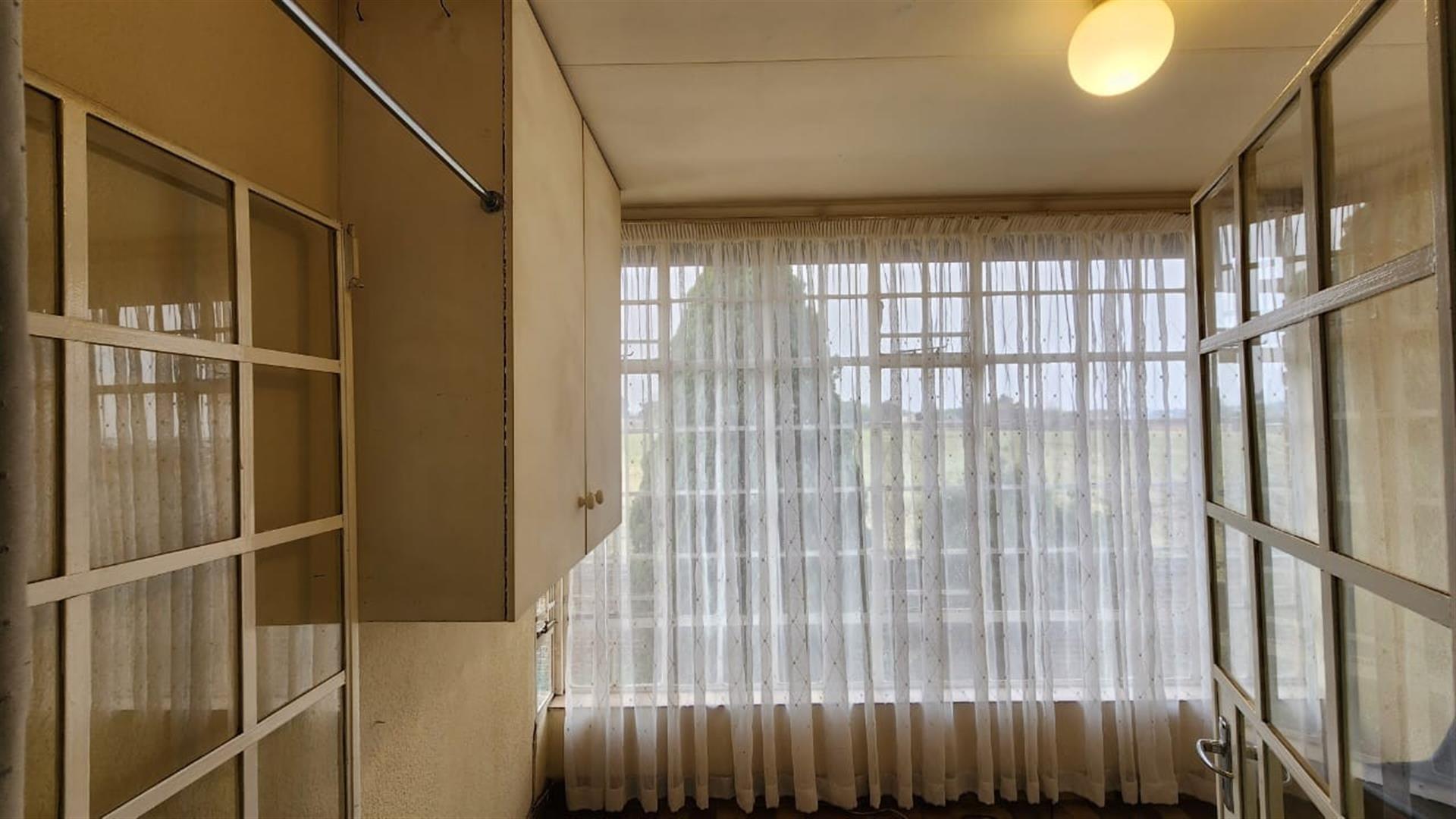 Comfortable and Secure 1-Bedroom Unit in Gold Reef Retirement Village