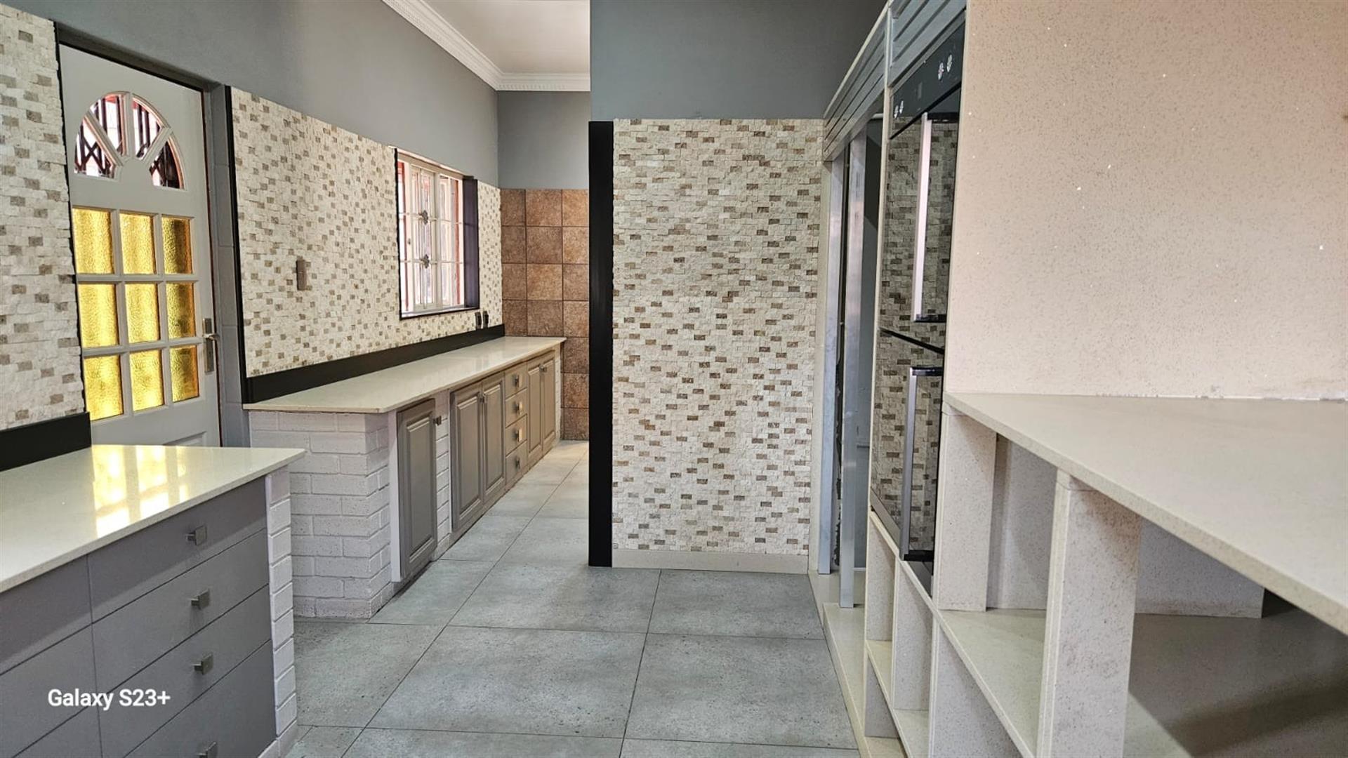 House For Sale in Amandasig, Akasia