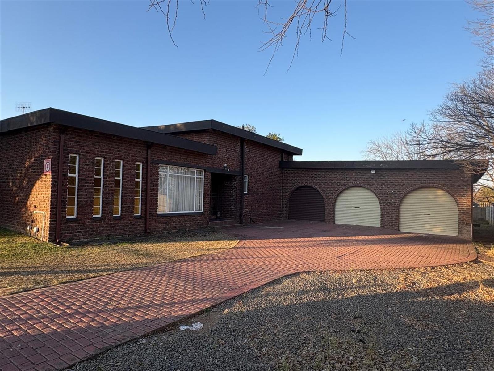 Spacious Family Living in Sought-After Amiel Park, Newcastle