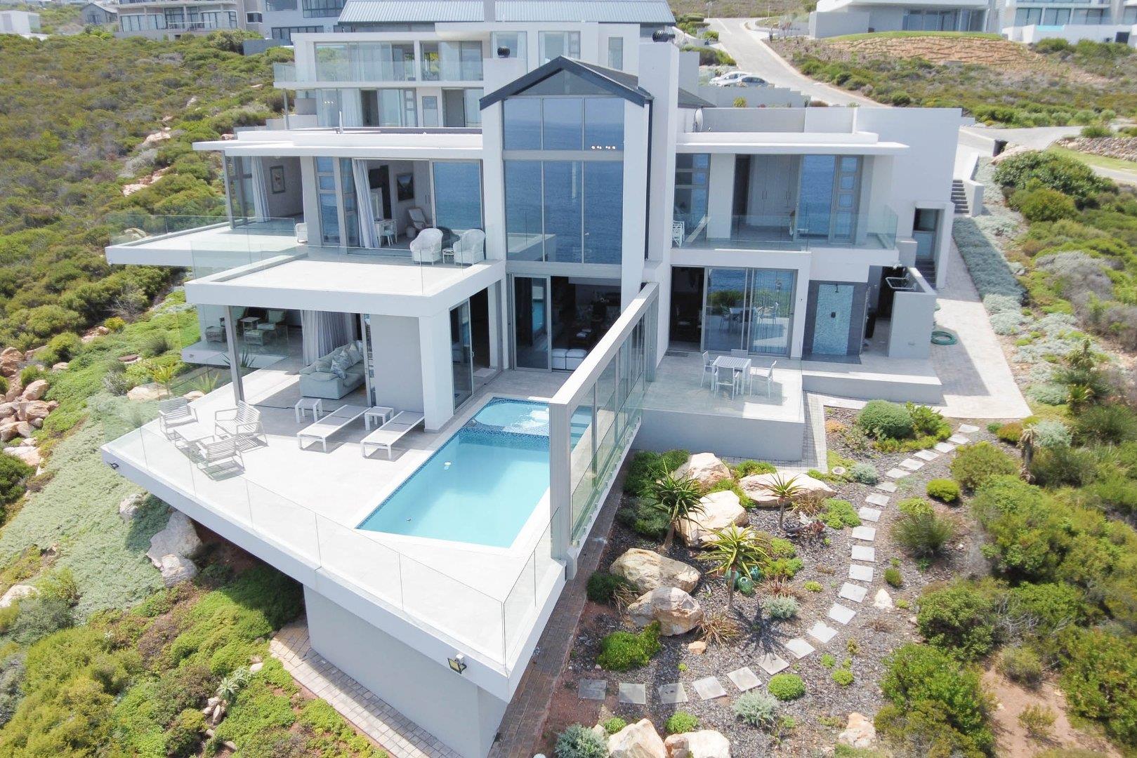 The Pinnacle of Luxury Living on the Cliffside