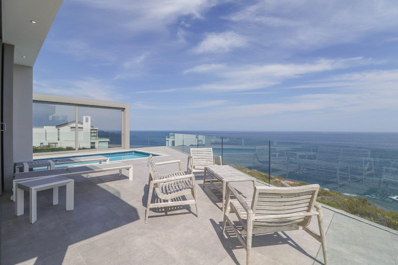 The Pinnacle of Luxury Living on the Cliffside