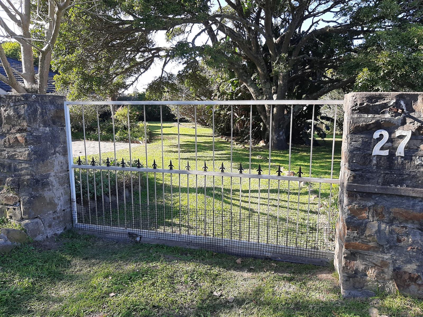 Three Bedroom House with Two Bedroom Flatlet