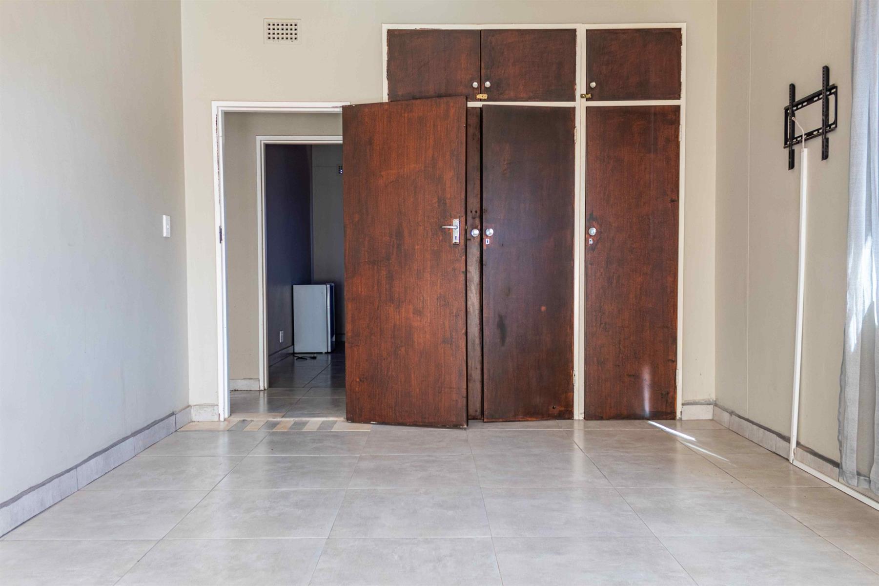 3 Beds 1 Bath Apartment For Sale in White River