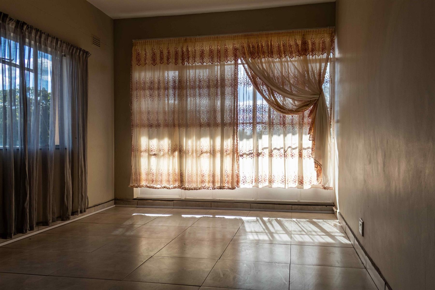 3 Beds 1 Bath Apartment For Sale in White River