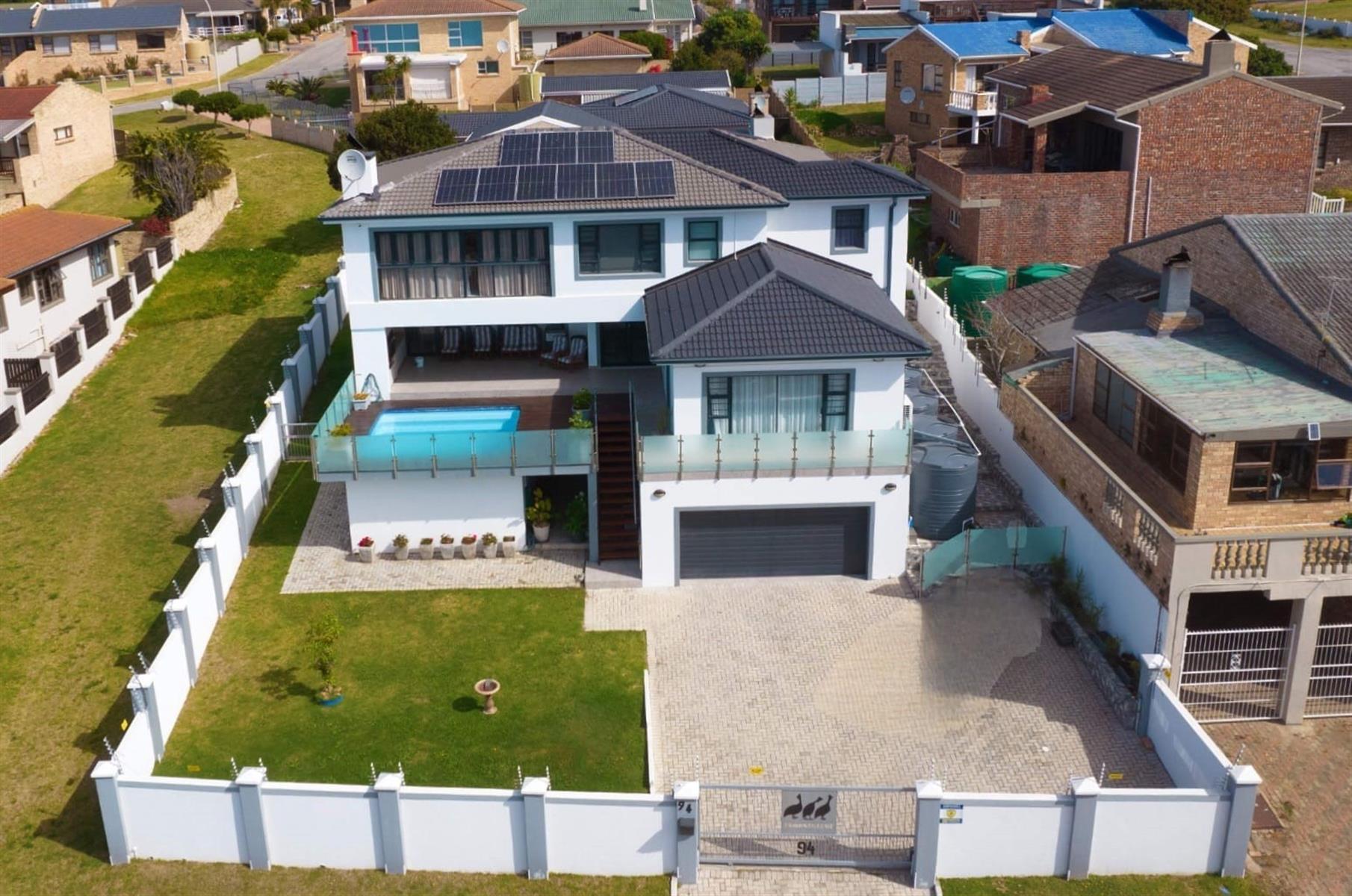 Luxury Coastal Home with Panoramic Sea Views Jeffreys Bay