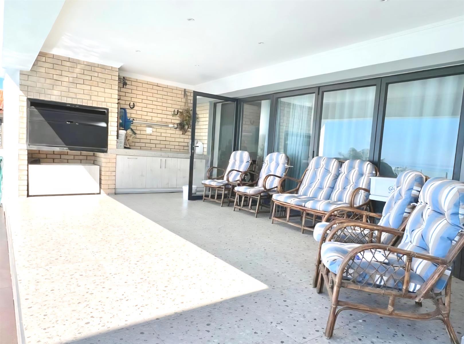 Luxury Coastal Home with Panoramic Sea Views Jeffreys Bay