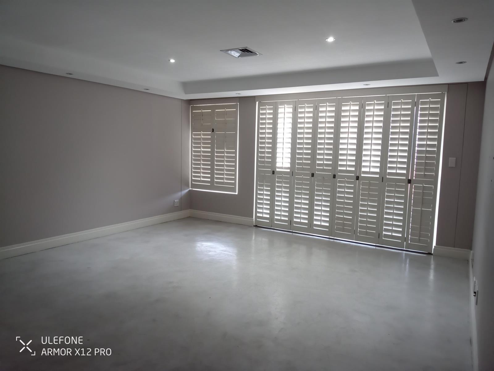 STUNNING SPACIOUS APARTMENT in Umhlanga Central, Umhlanga, KwaZulu Natal
