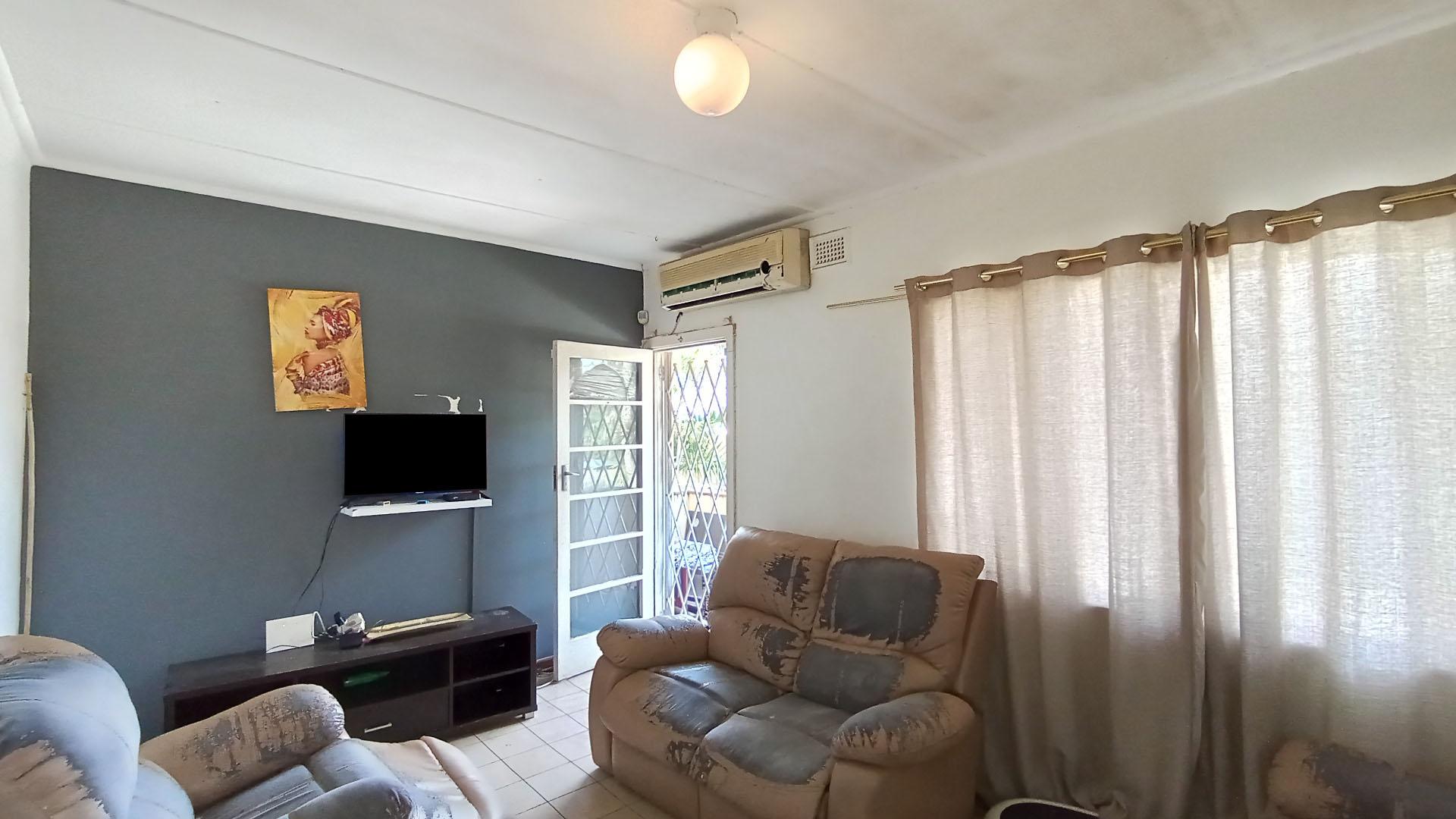 Urgent Sale - Spacious 2-bedroom unit with parking