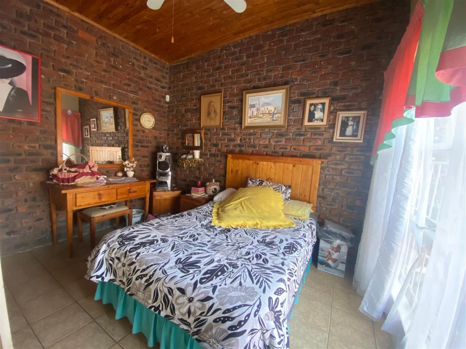 Renovator’s Dream - Spacious 4-Bedroom Home with Endless Possibilities