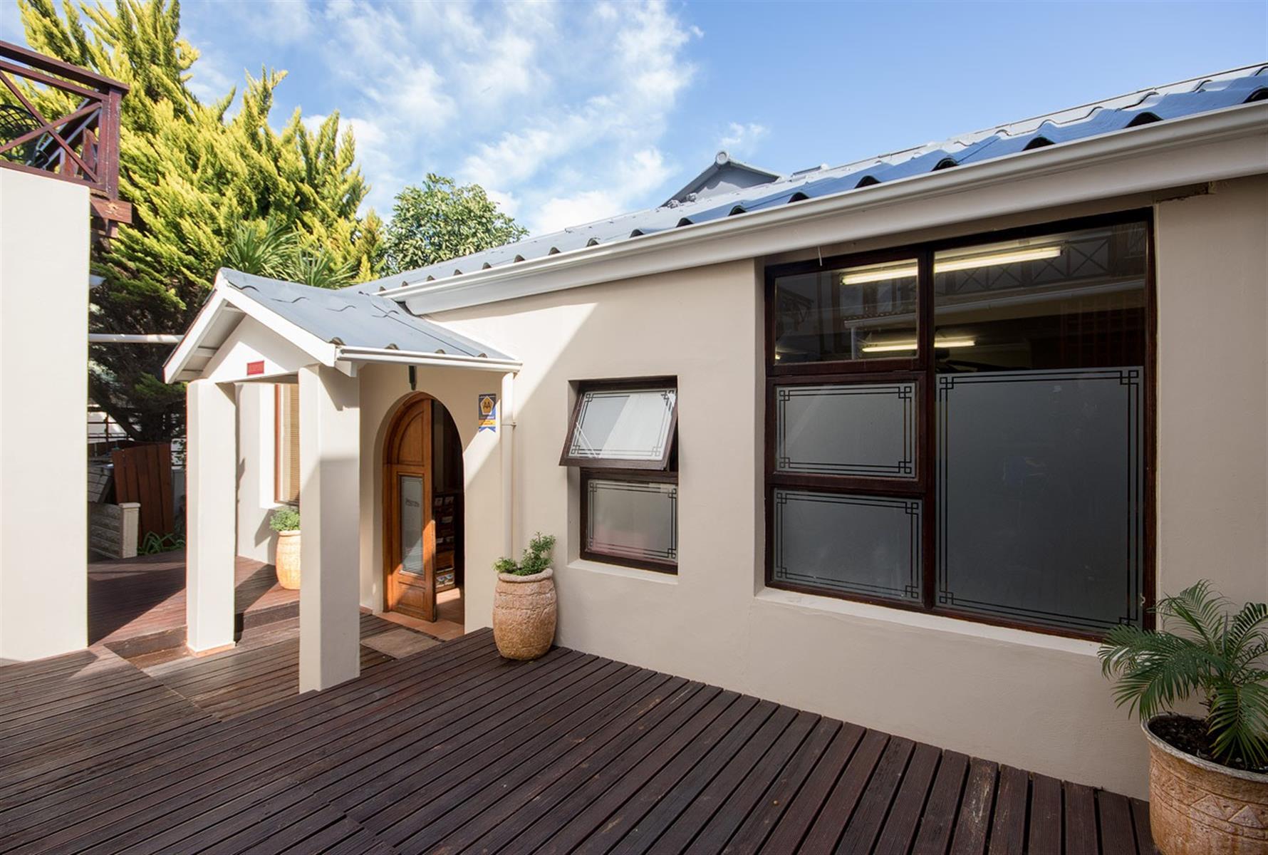 Twelve Bedroom Guest House For Sale In Port Alfred