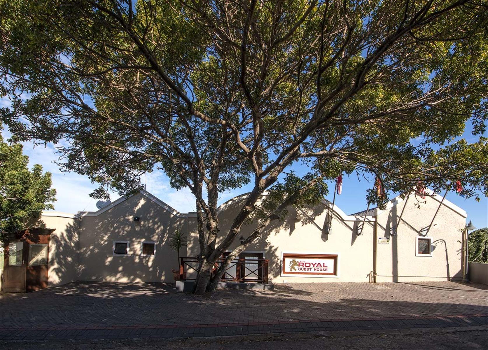 Twelve Bedroom Guest House For Sale In Port Alfred