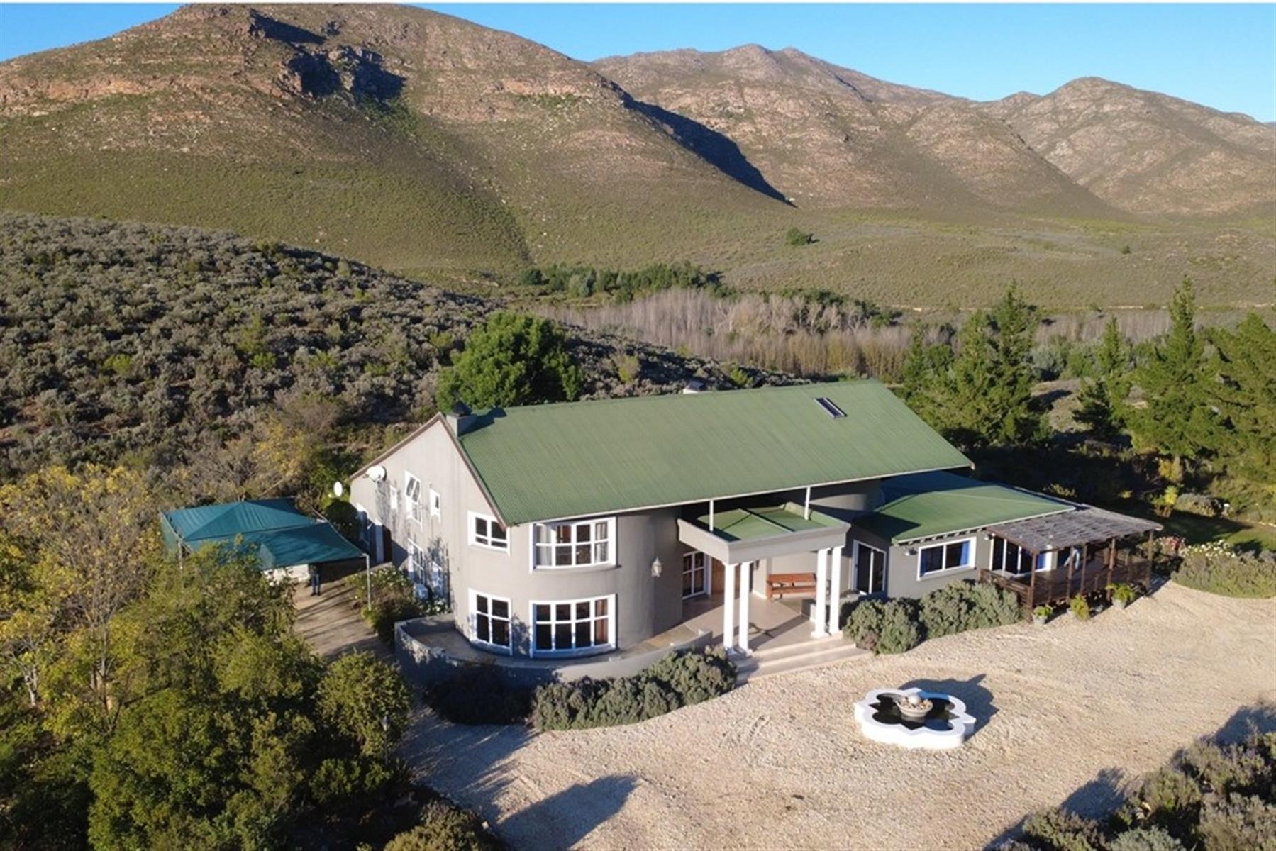 Guest Farm For Sale in Uniondale