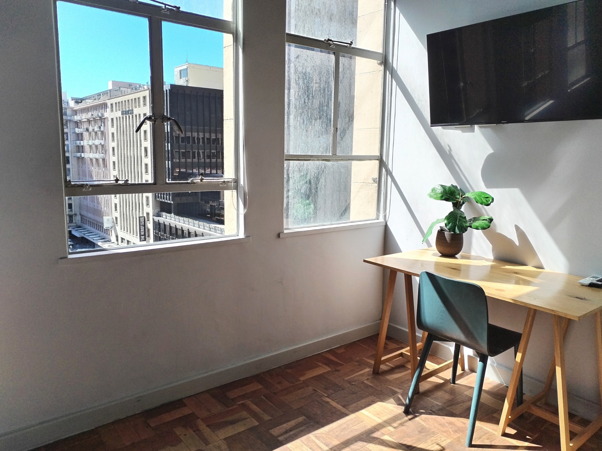 Apartment To Rent in Cape Town City Centre, Cape Town