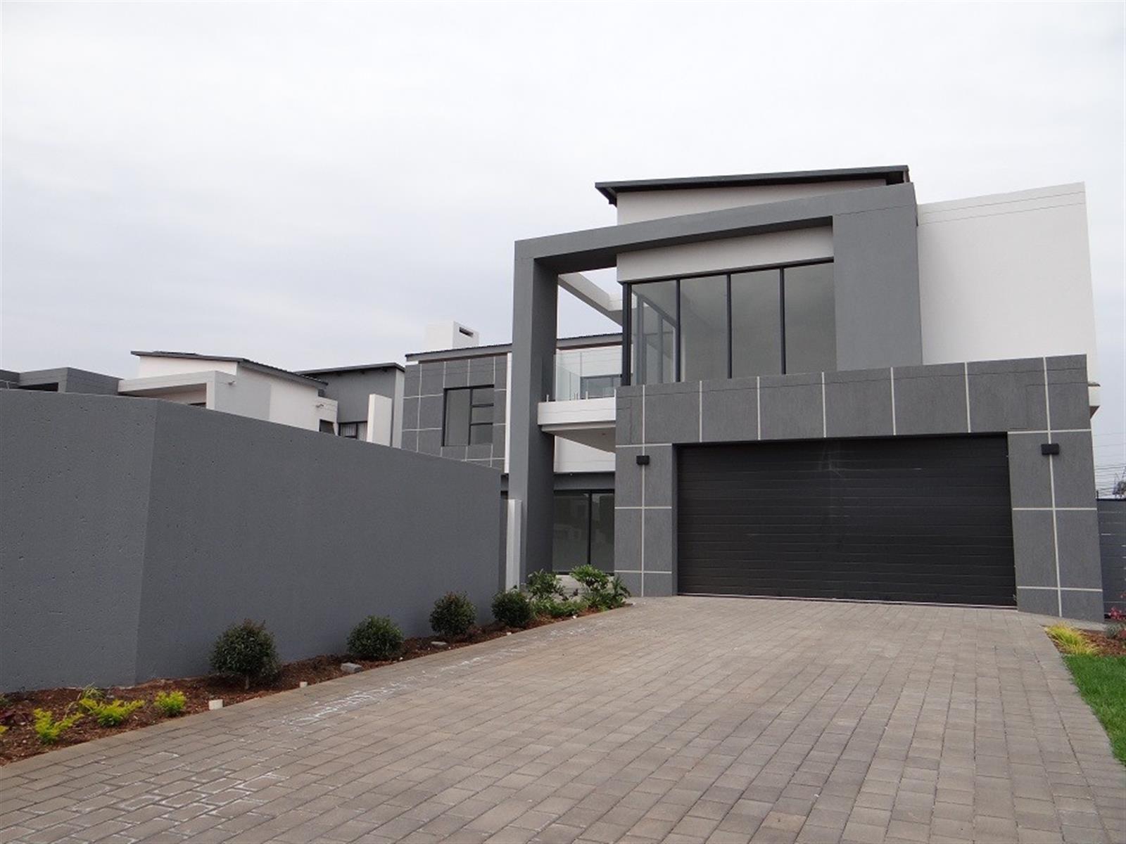 5 Bedroom House For Sale in Midstream Heights Midstream Estate Centurion Gauteng
