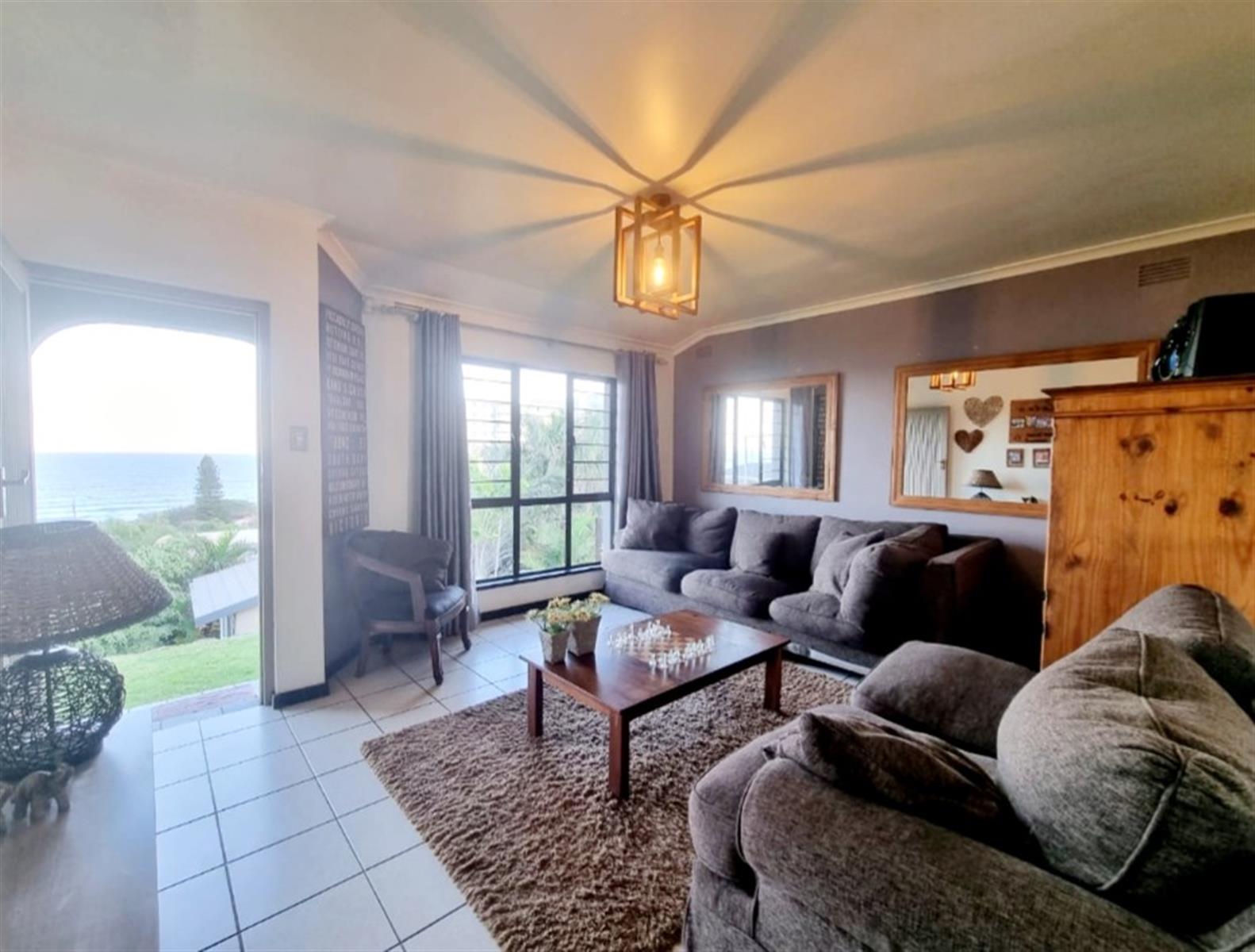 House with flat in Amanzimtoti, KwaZulu Natal
