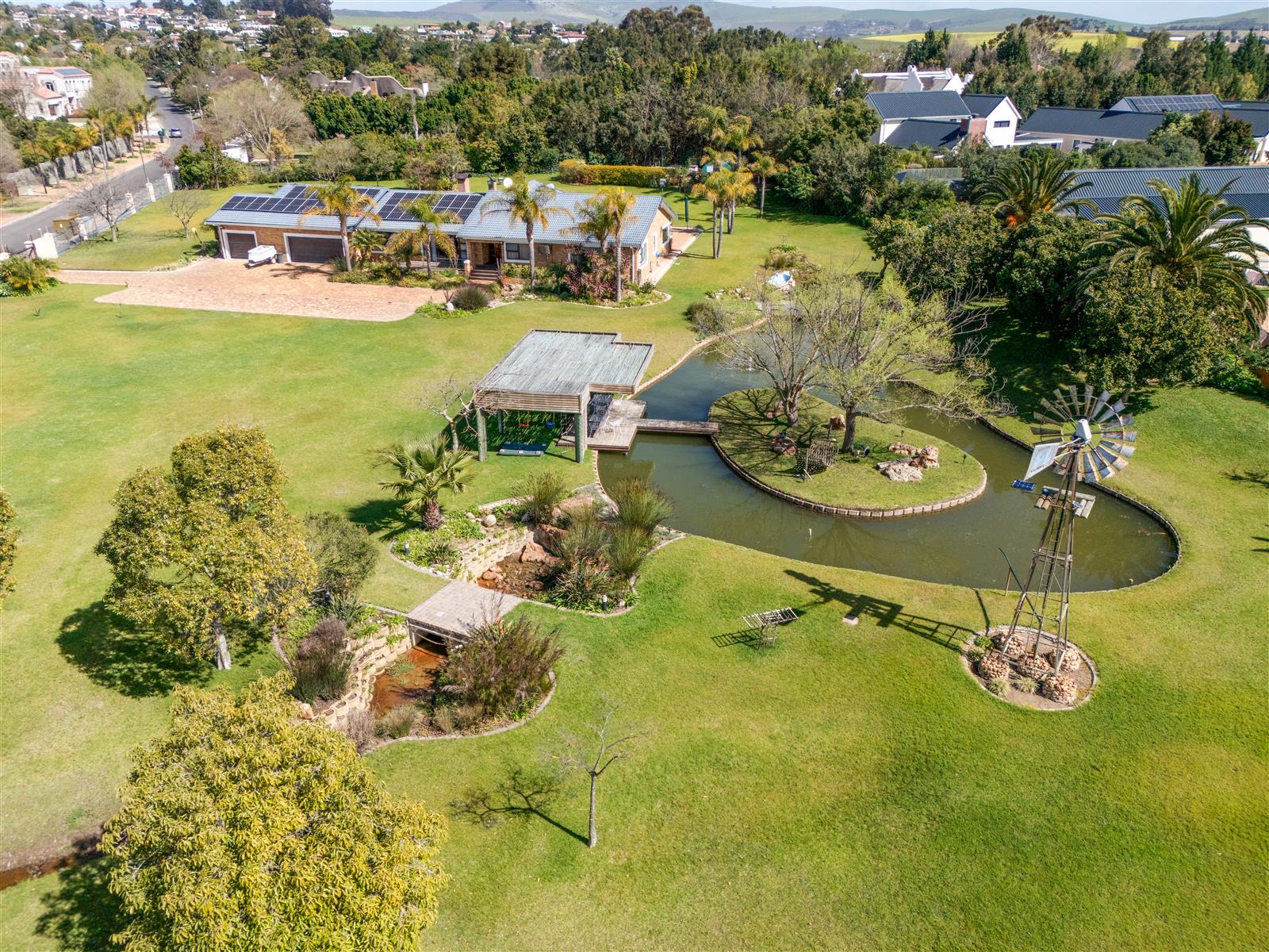 Small Holding for sale in Vierlanden, Durbanville, 8598 m²