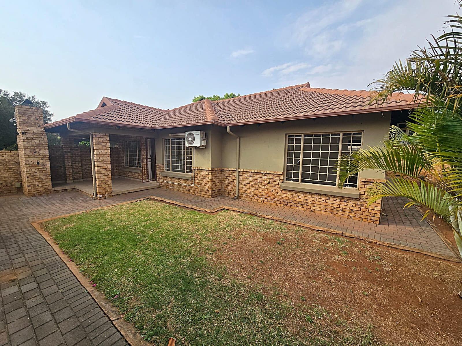 Townhouse for rent in Sinoville, Pretoria