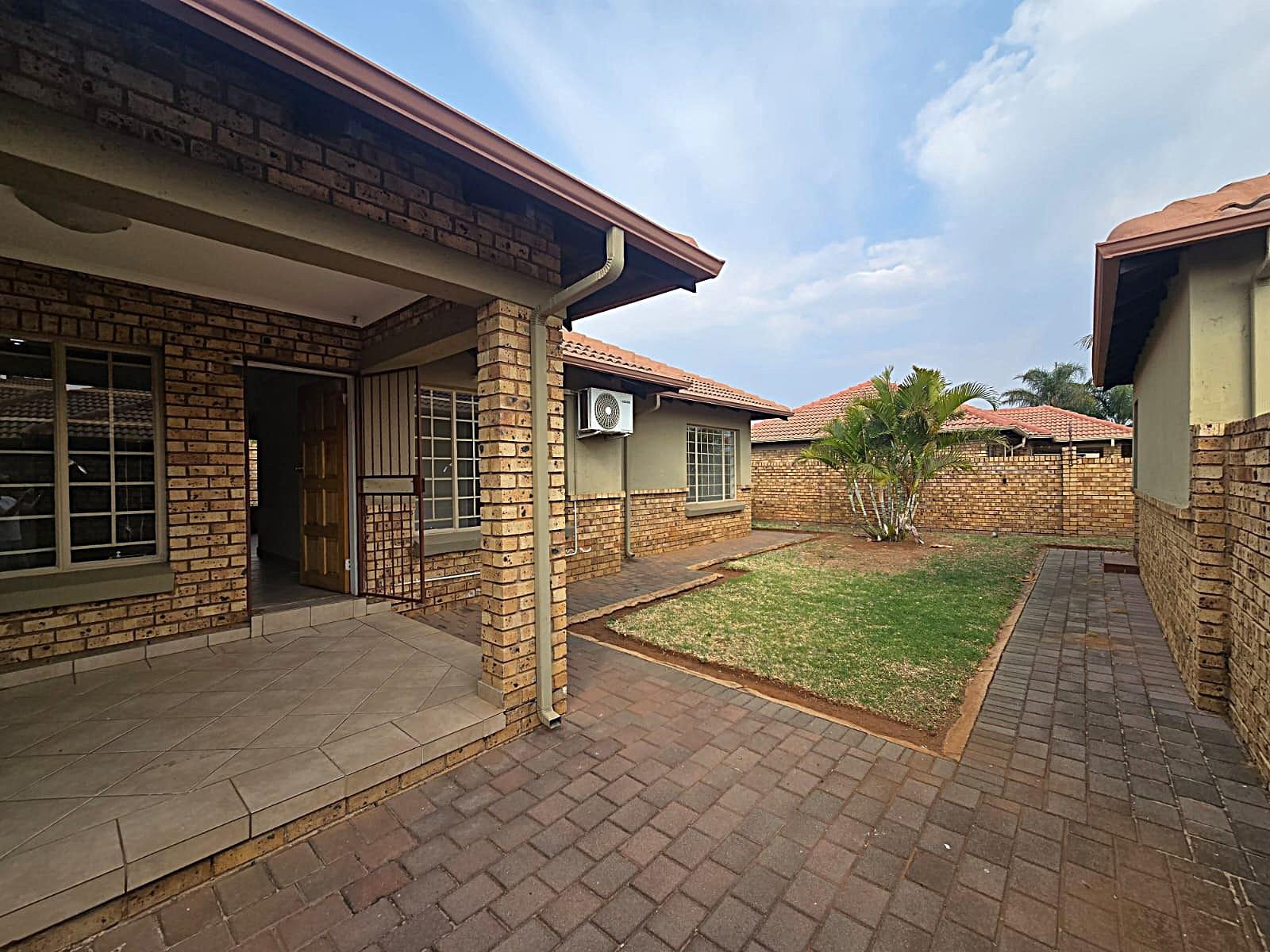 Townhouse for rent in Sinoville, Pretoria