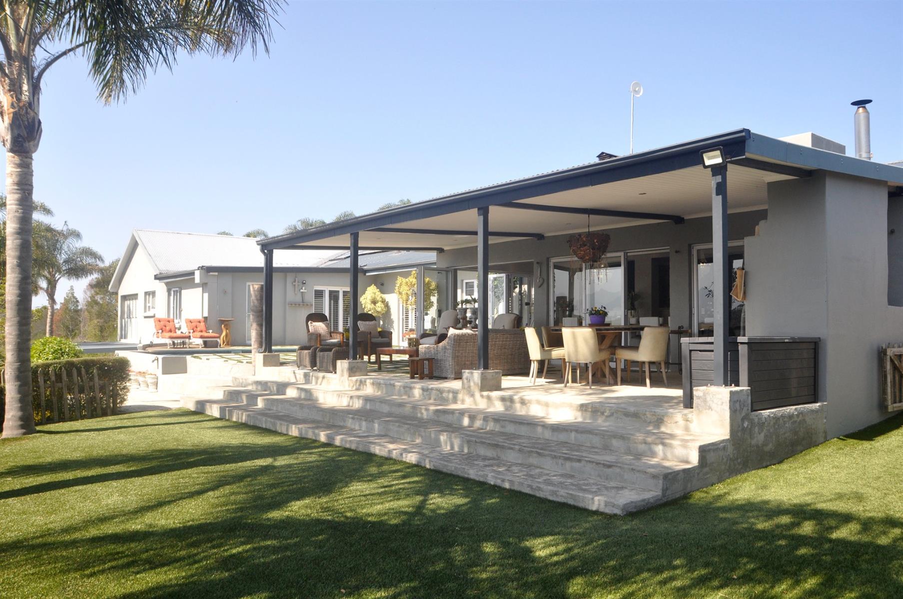 6 Bedroom House For Sale in Groot Brakrivier Central, Groot Brakrivier