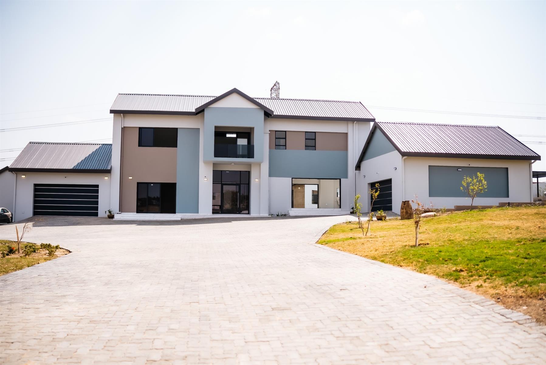 House for sale in Blue Hills Equestrian Estate, Blue Hills, Midrand, 904 m²