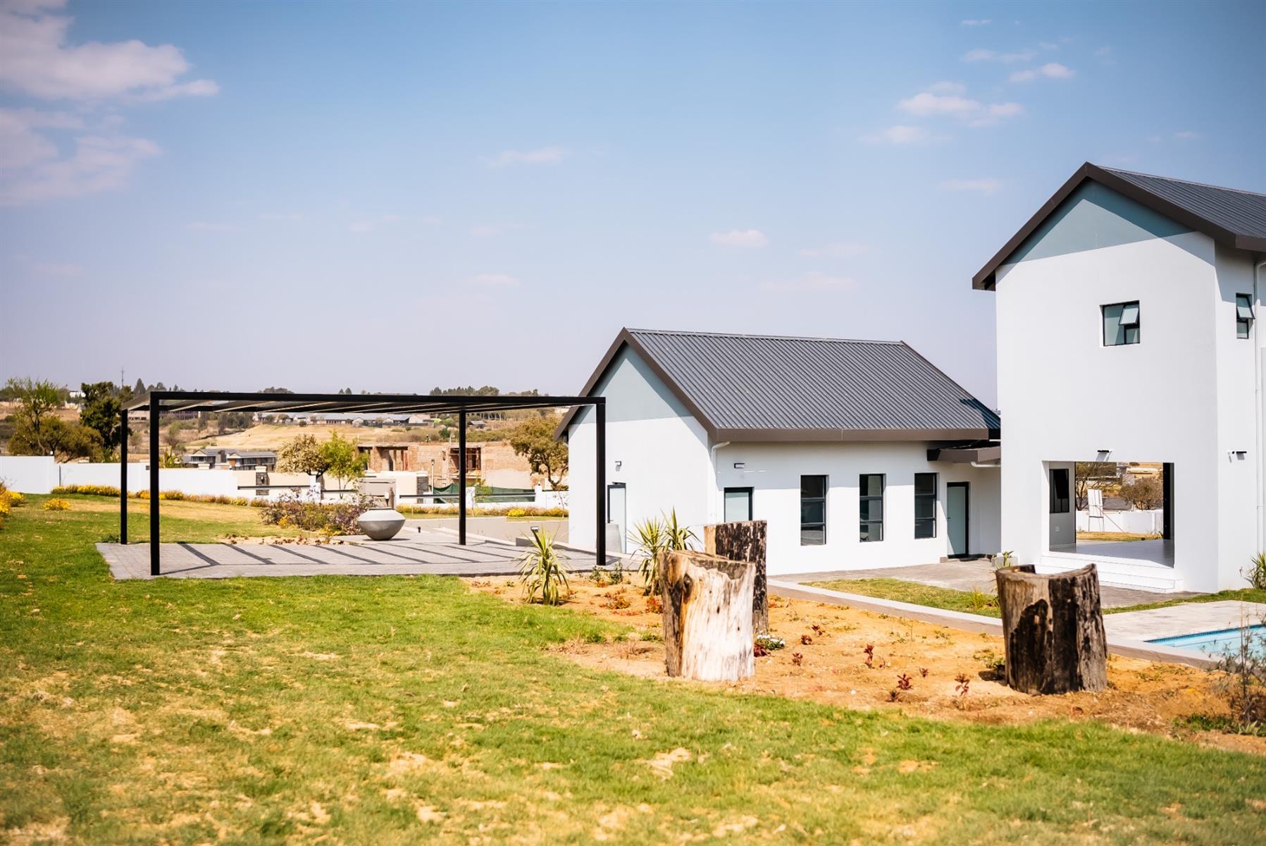 House for sale in Blue Hills Equestrian Estate, Blue Hills, Midrand, 904 m²