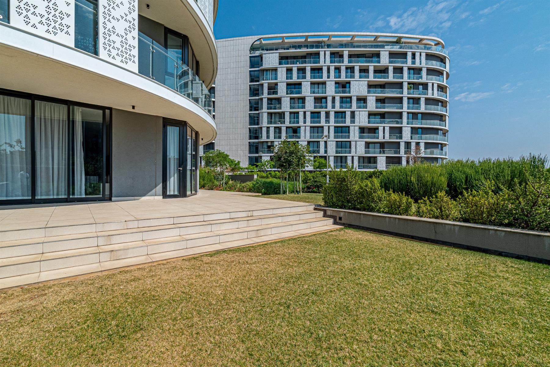 Apartment For Sale in Waterfall, Midrand
