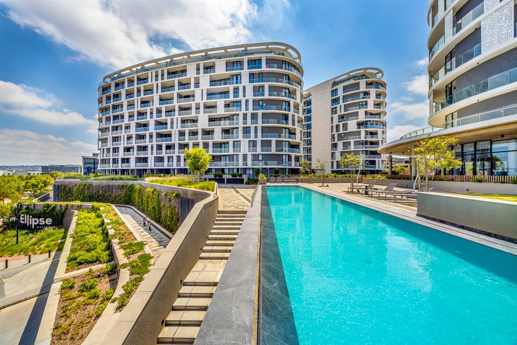 Apartment For Sale in Waterfall, Midrand