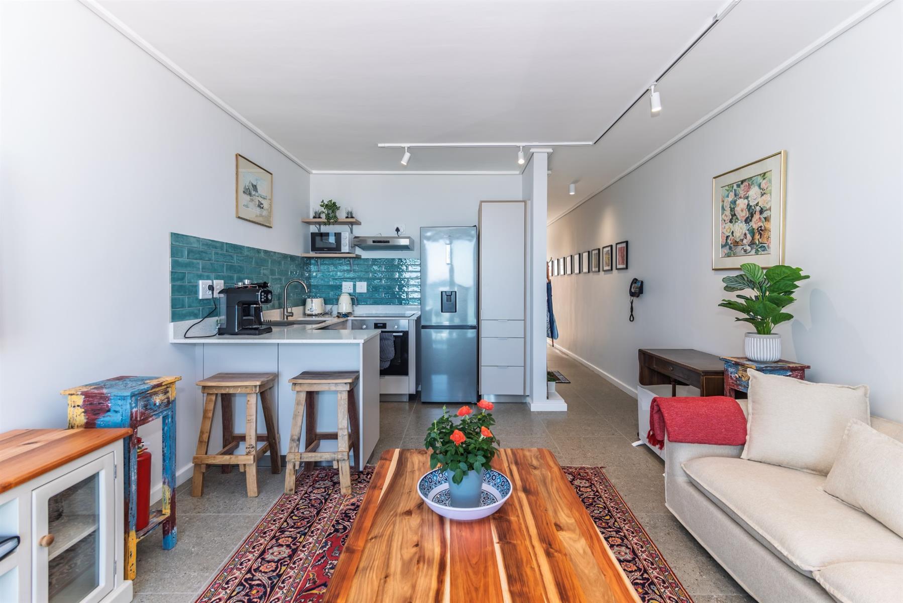 Fully furnished luxury Apartment to rent in Muizenberg Cape Town