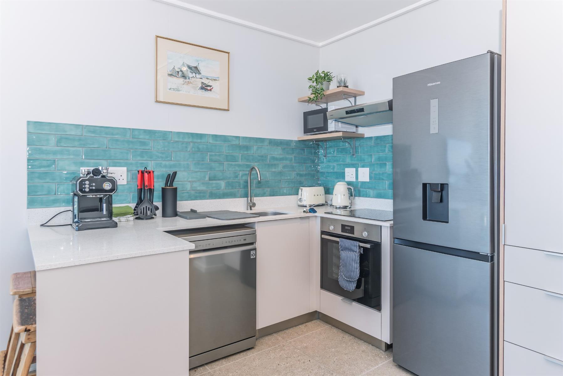Fully furnished luxury Apartment to rent in Muizenberg Cape Town