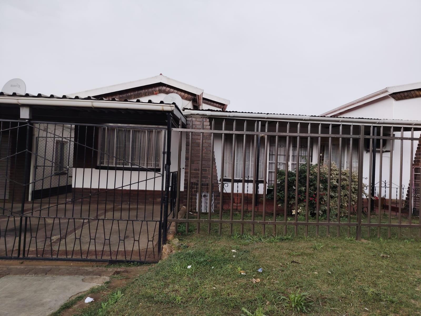 A Superb Corner Home in Raisethorpe, Pietermaritzburg!