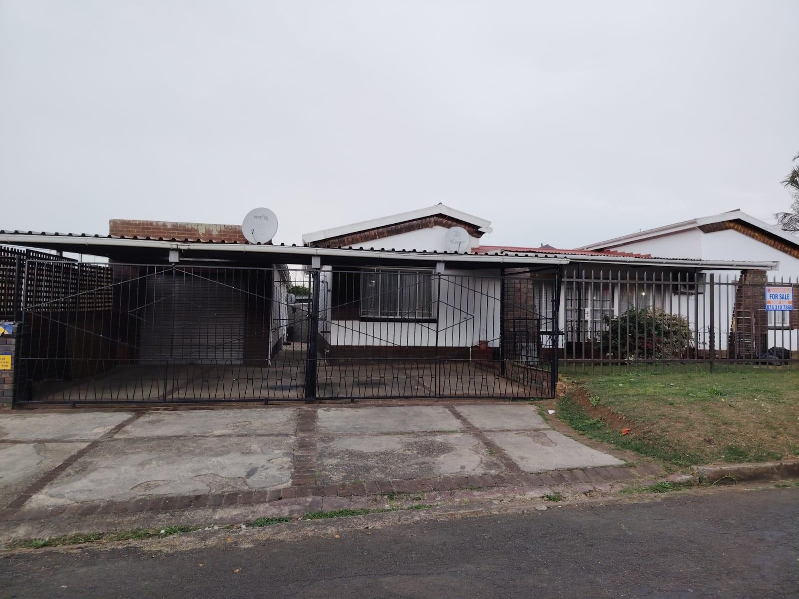 A Superb Corner Home in Raisethorpe, Pietermaritzburg!