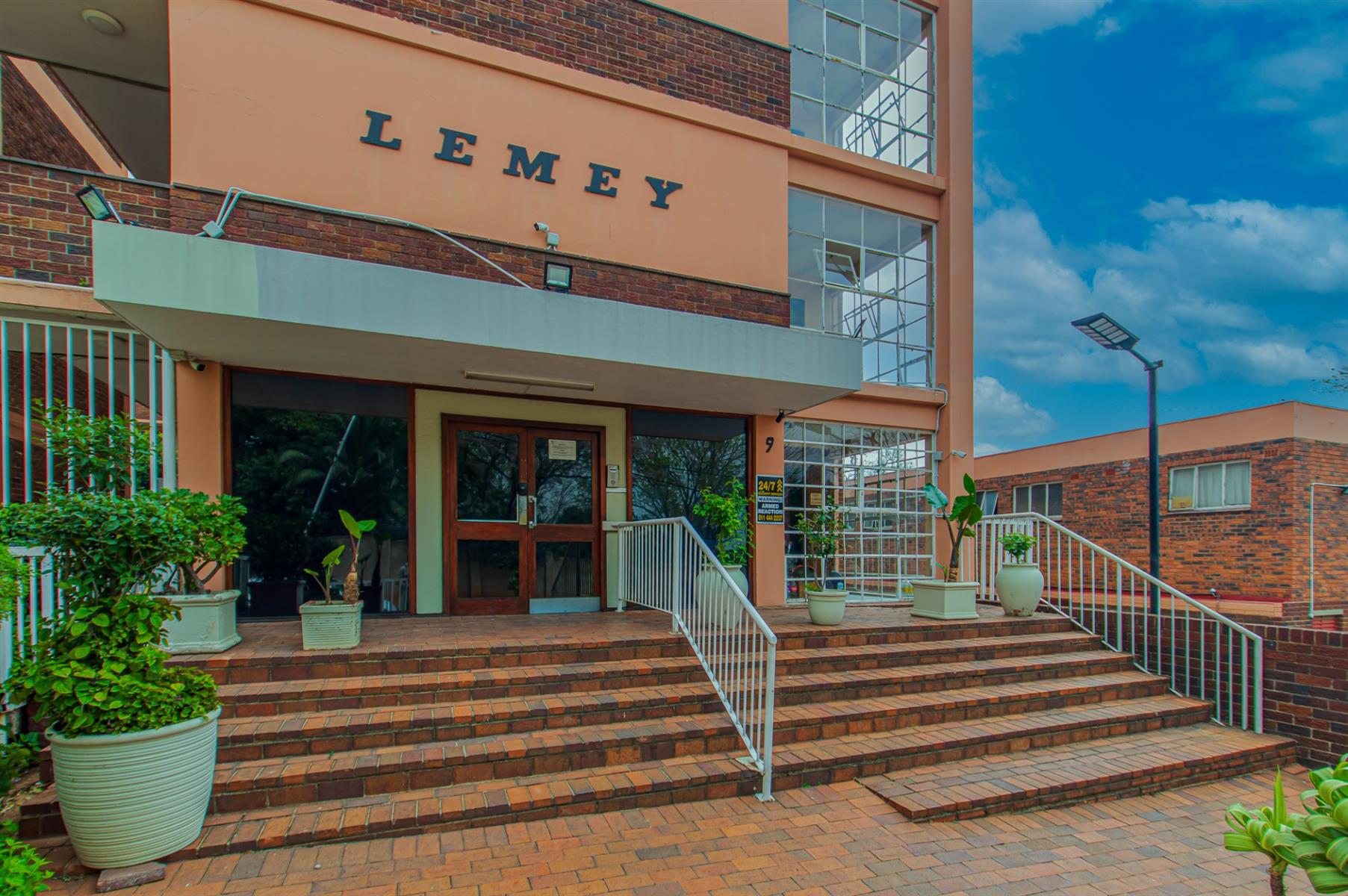 1.5 Bedroom Apartment for sale in Kew, Johannesburg