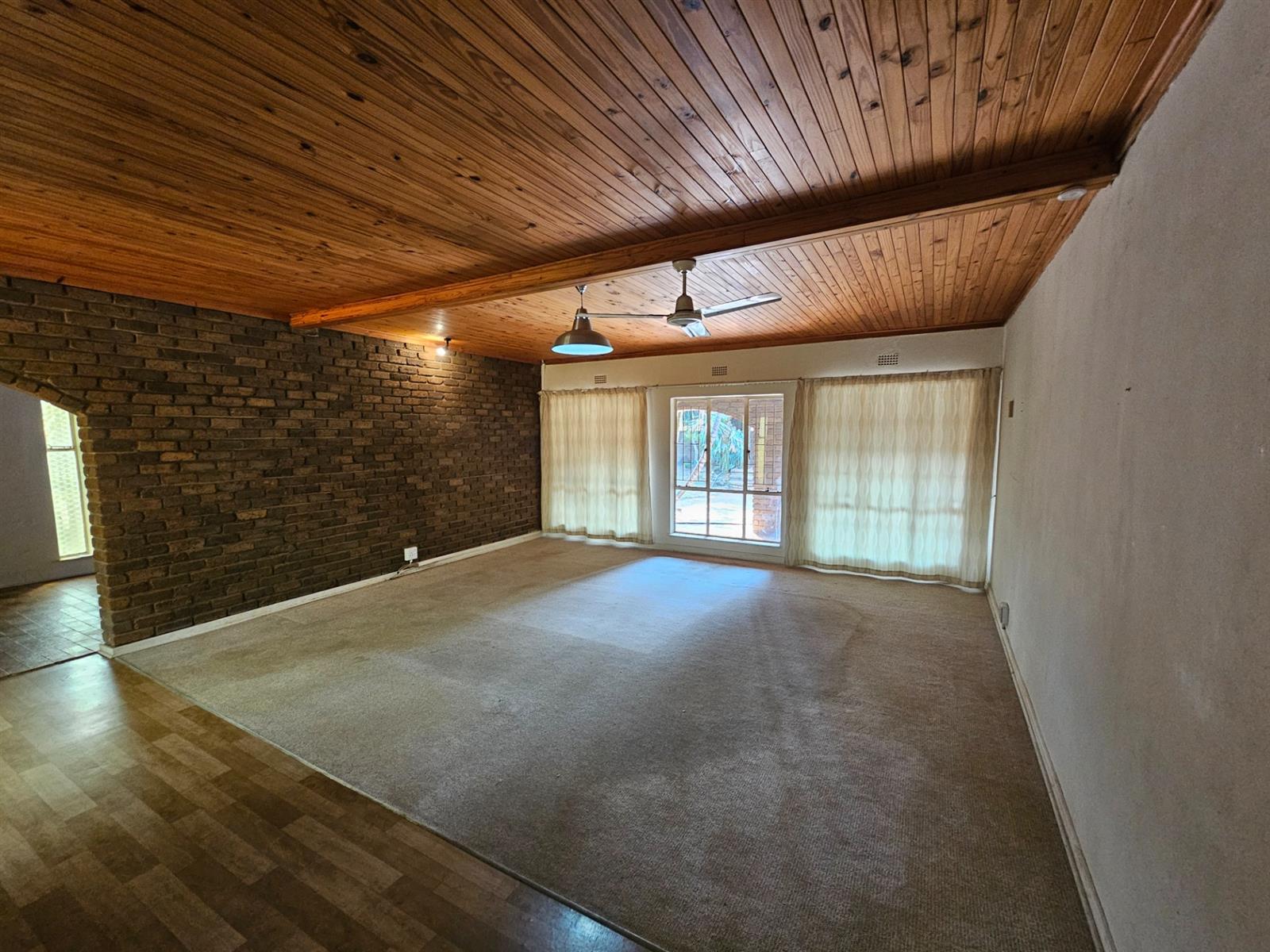 House for sale in White River, Coltshill