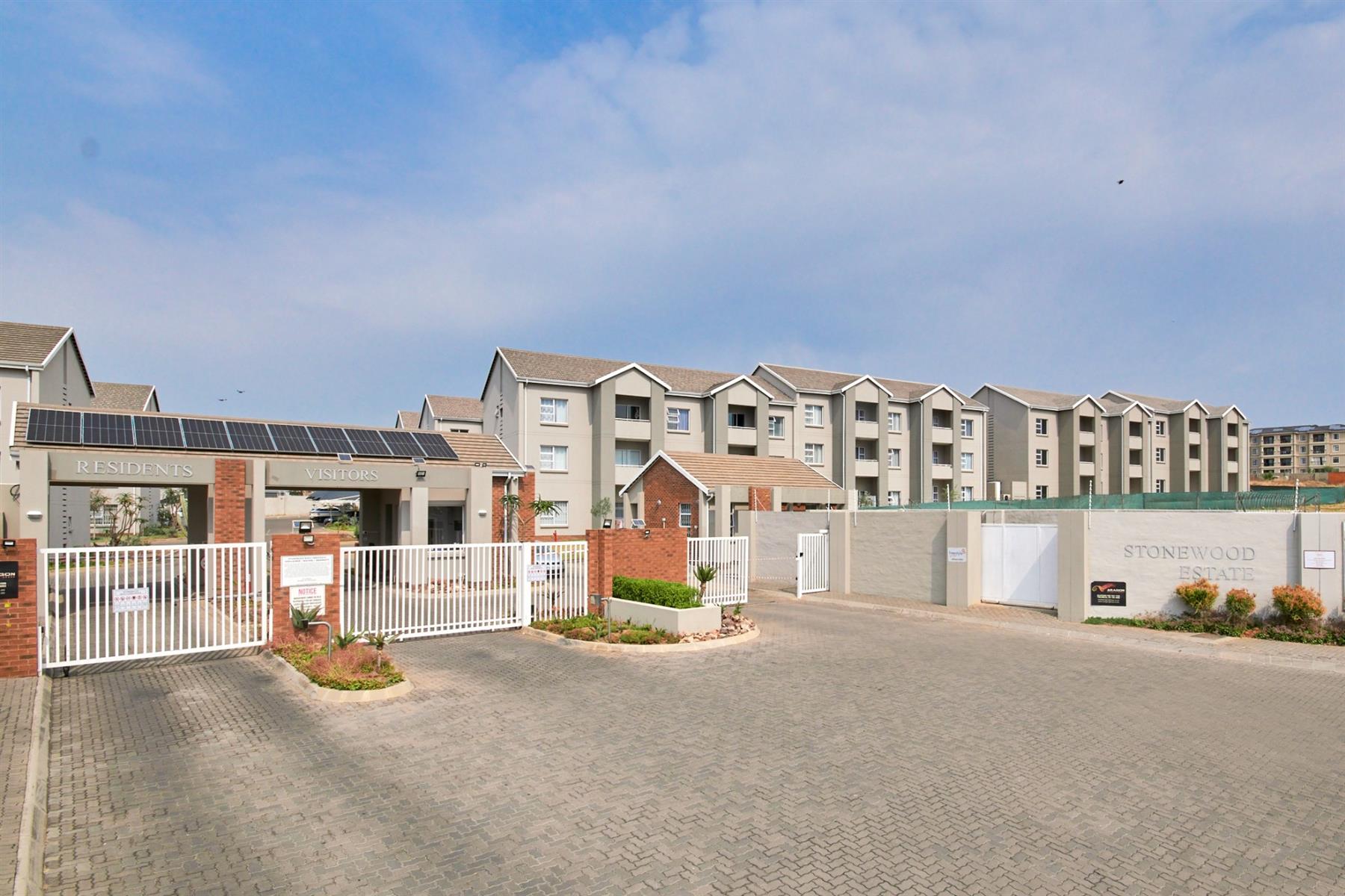Apartment for sale in Blue Hills, Midrand, 89 m²