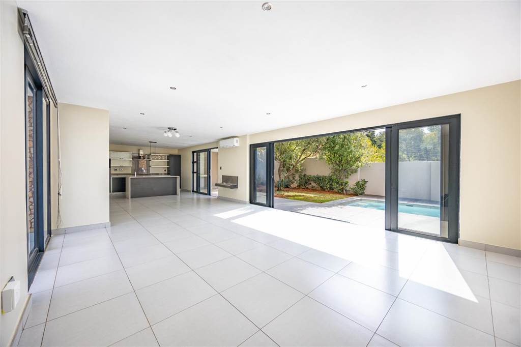 House For Sale in Waterkloof Ridge, Pretoria